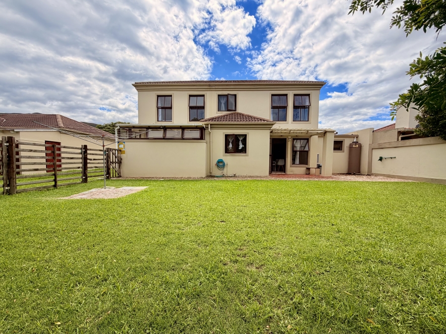 3 Bedroom Property for Sale in Sandbaai Western Cape